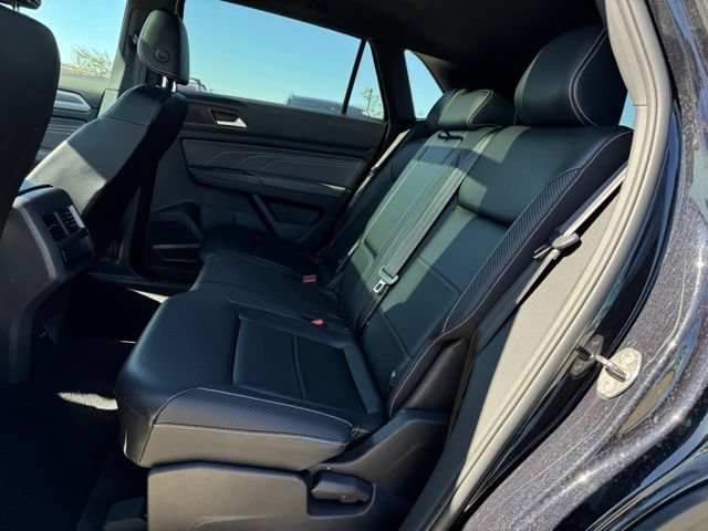 Used 2022 Volkswagen Atlas Cross Sport SEL R-Line AWD/4WD image 11