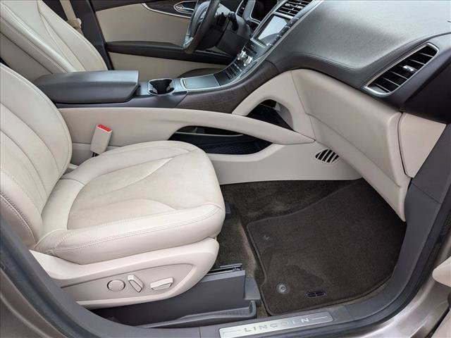 Used 2018 Lincoln MKX Reserve w/ Driver Assistance Package FWD image 23