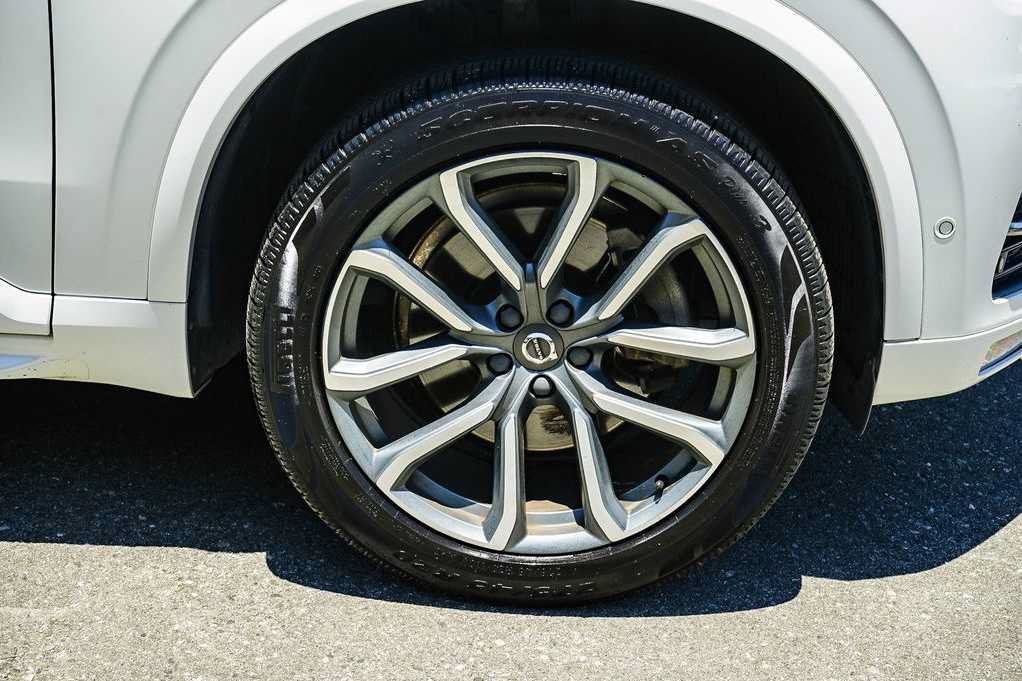 Used 2018 Volvo XC90 T6 Momentum w/ Convenience Package AWD/4WD image 9
