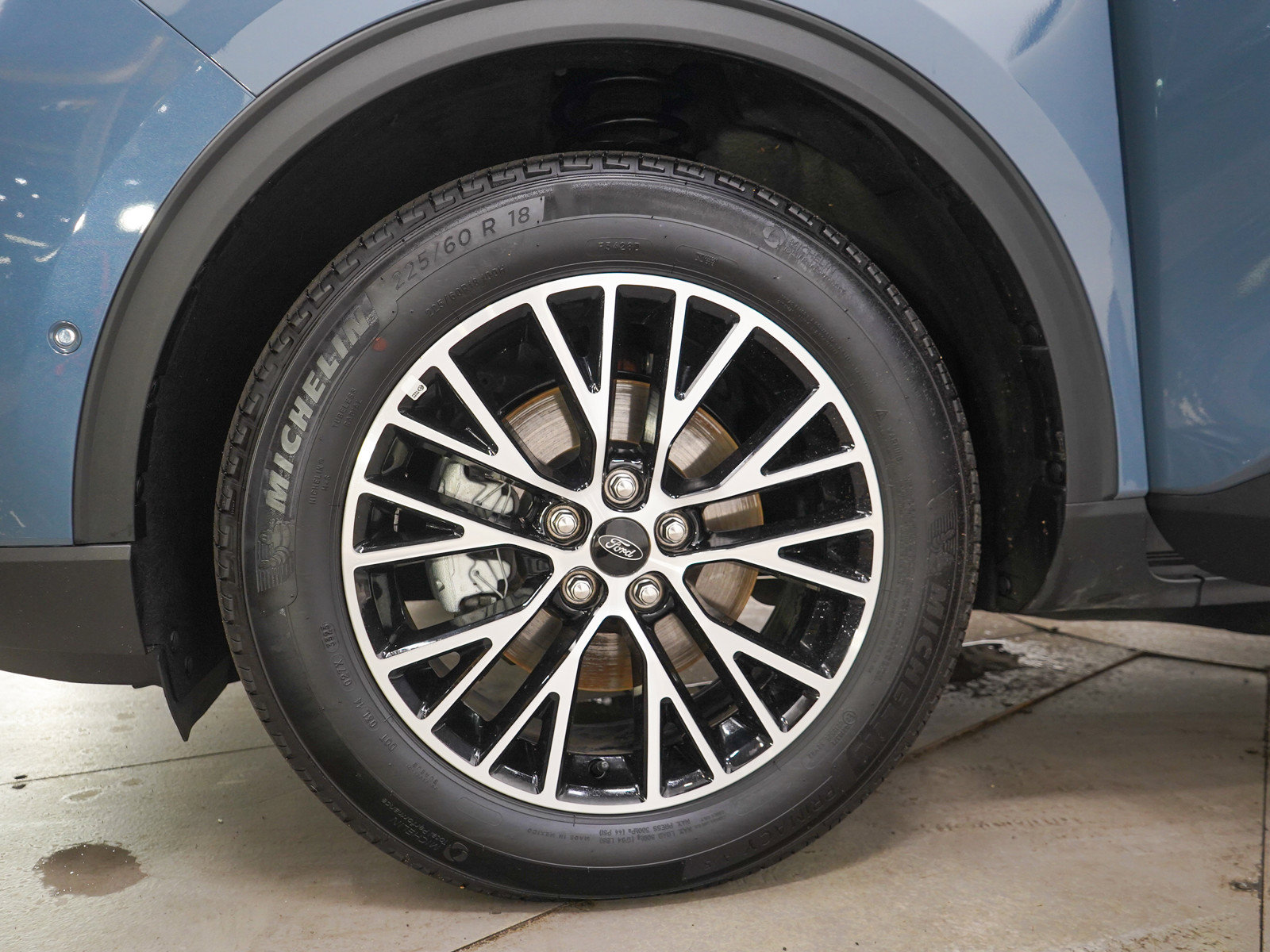 Used 2023 Ford Escape SE w/ PHEV Premium Package FWD image 32