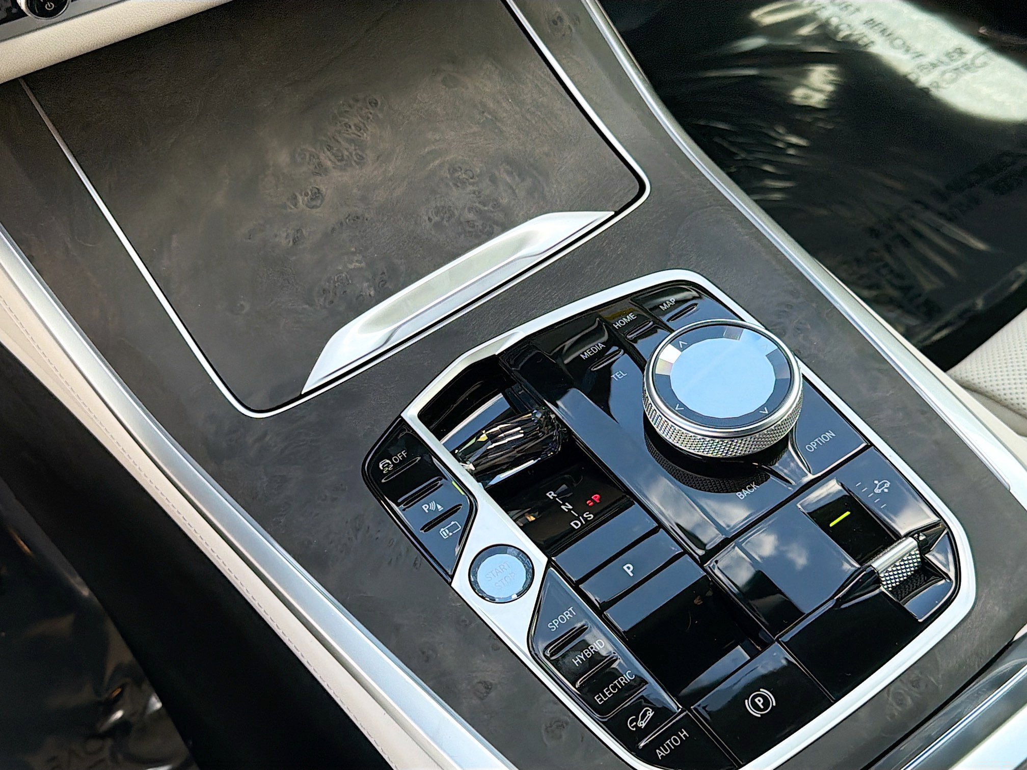 New 2026 BMW X5 xDrive50e w/ Executive Package image 29