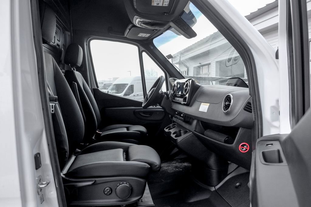 New 2025 Mercedes-Benz Sprinter 2500 image 18