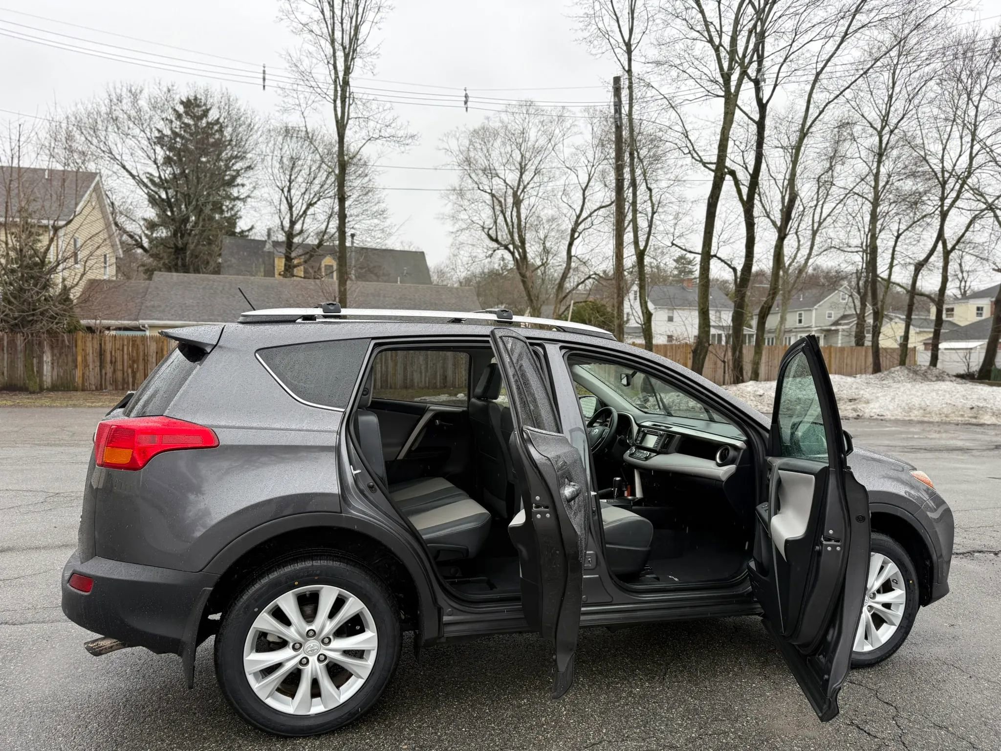 Used 2015 Toyota RAV4 Limited image 9