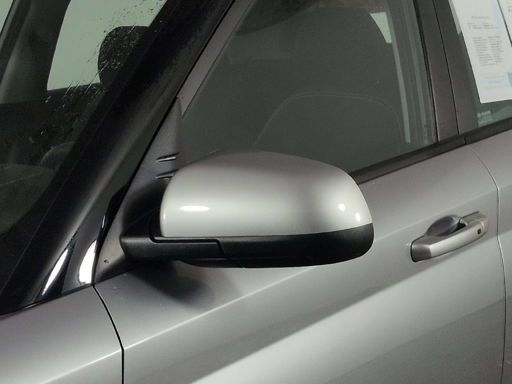 Used 2024 Hyundai Venue SEL FWD image 14