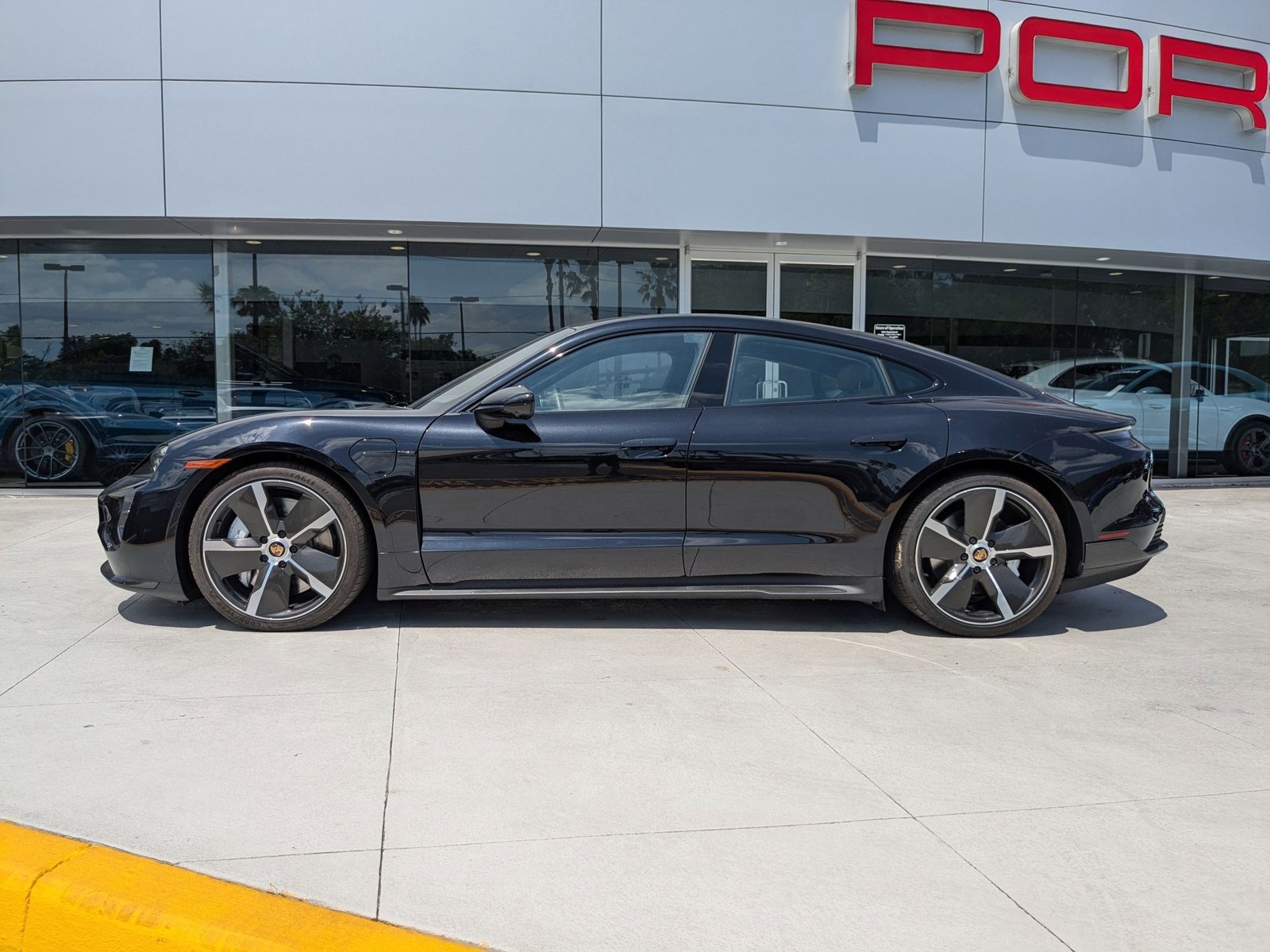 New 2023 Porsche Taycan Turbo video 2