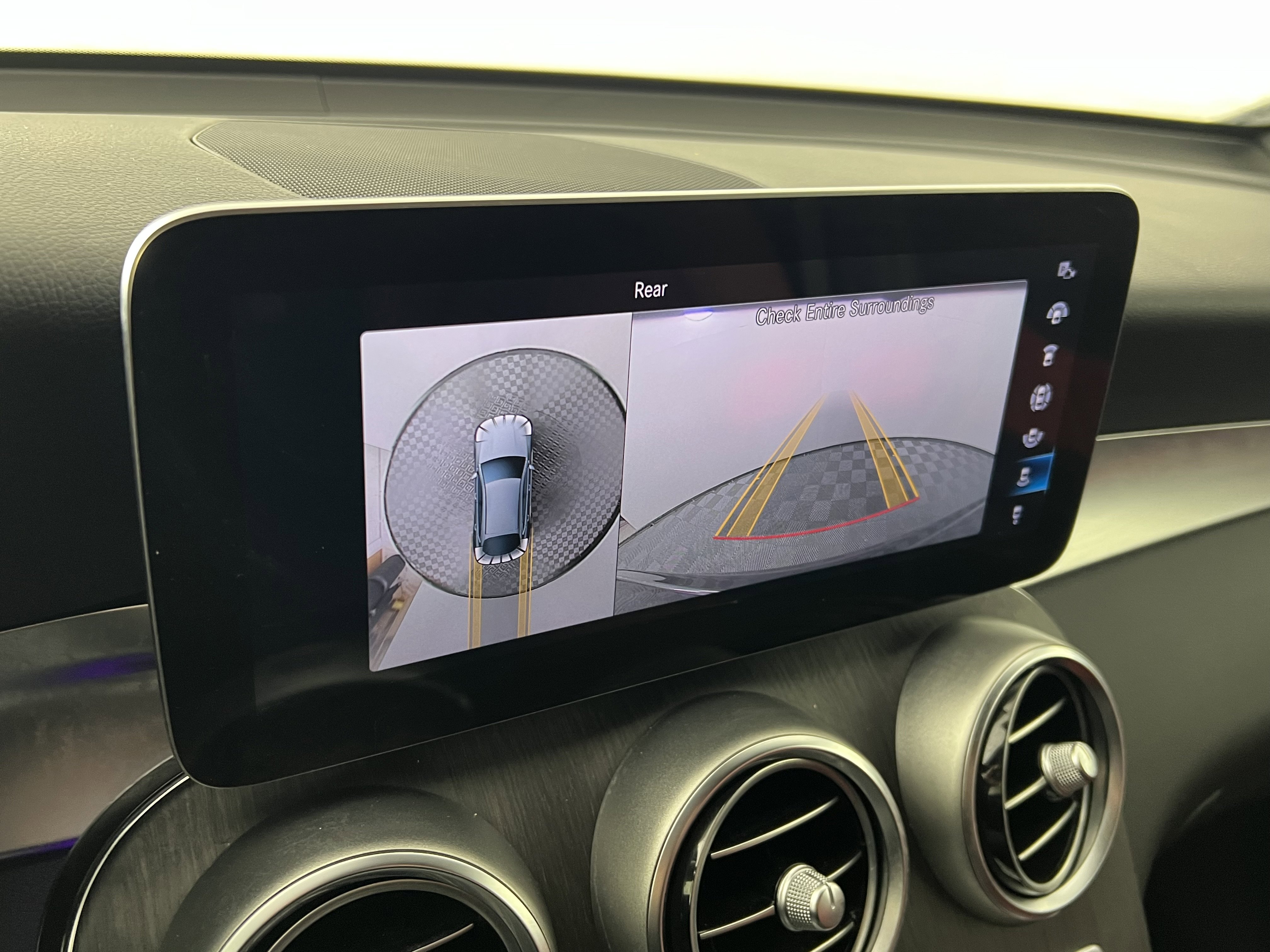 Used 2020 Mercedes-Benz GLC 300 4MATIC Coupe image 30