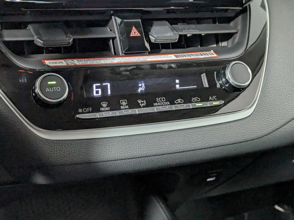 Used 2025 Toyota Corolla LE image 16