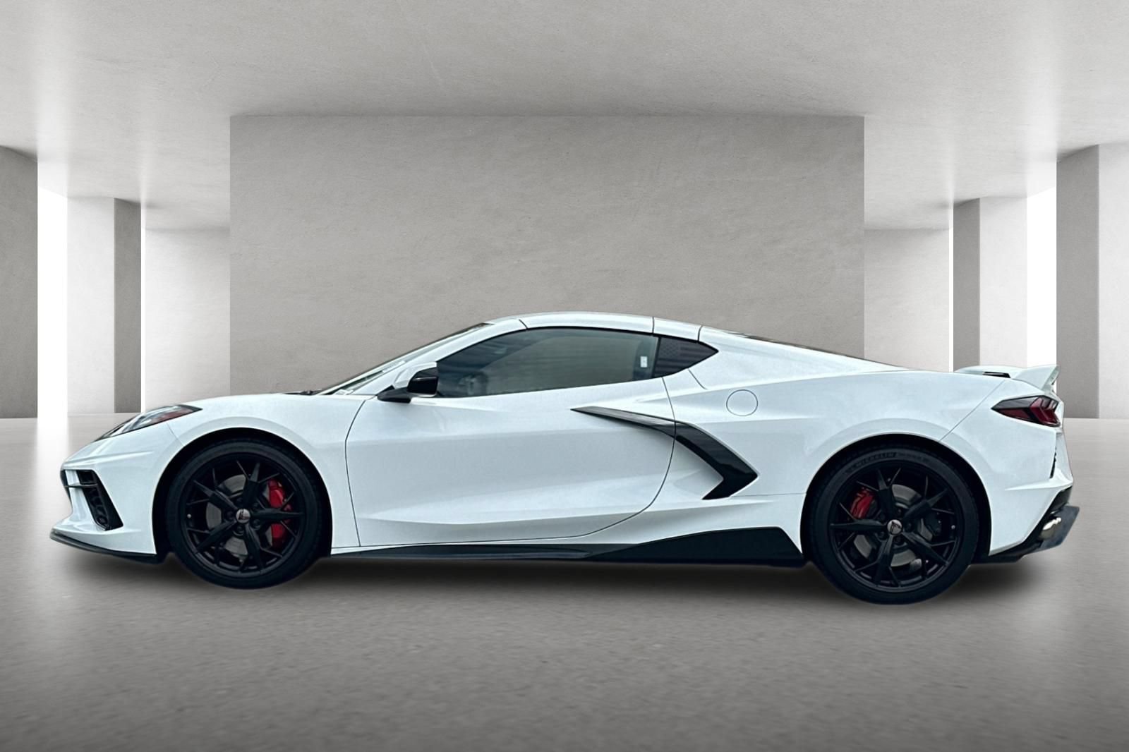 Used 2022 Chevrolet Corvette Stingray Premium Cpe w/ Z51 Performance Package RWD image 7