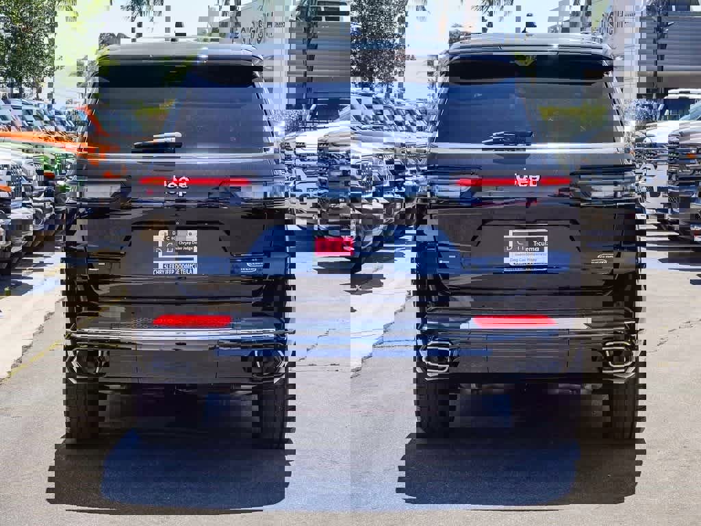 Certified 2022 Jeep Grand Cherokee L Overland w/ Luxury Tech Group IV image 5