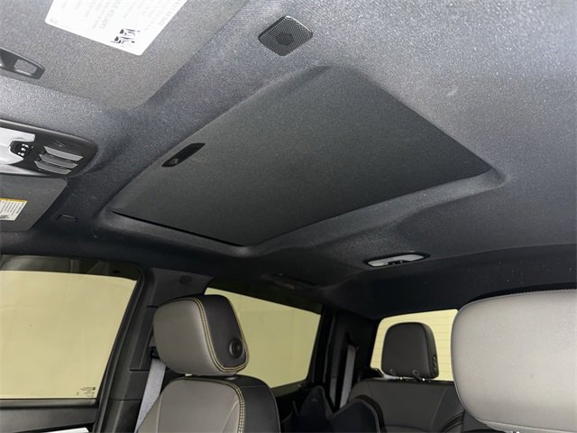 Used 2024 Chevrolet Colorado ZR2 w/ ZR2 Convenience Package III image 30