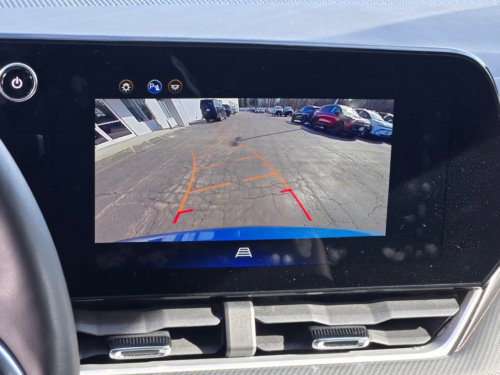 Certified 2025 Chevrolet Equinox LT FWD image 23