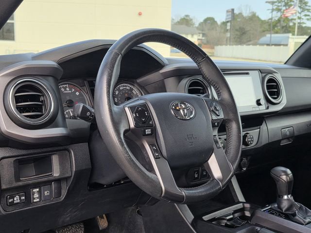 Used 2019 Toyota Tacoma TRD Off-Road w/ Technology Package image 18