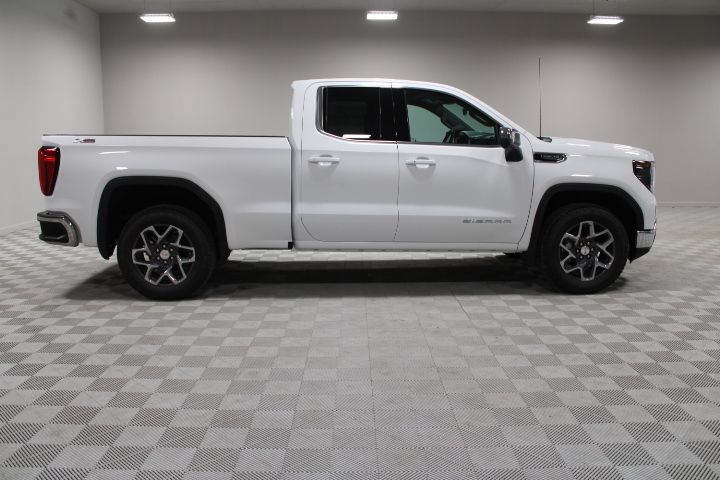 New 2026 GMC Sierra 1500 SLE w/ X31 Off-Road Package AWD/4WD image 12