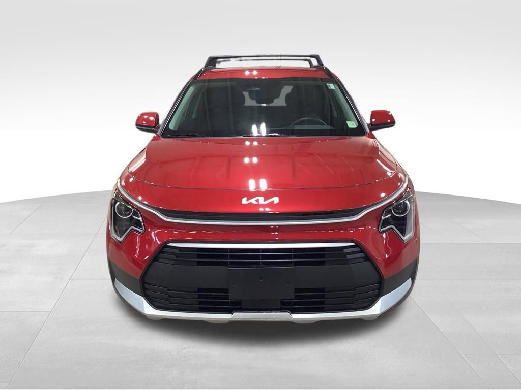 Used 2025 Kia Niro EX image 3