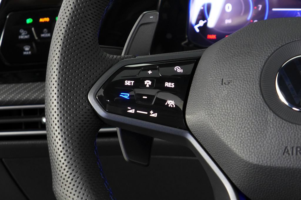 Certified 2022 Volkswagen Golf R AWD/4WD image 27