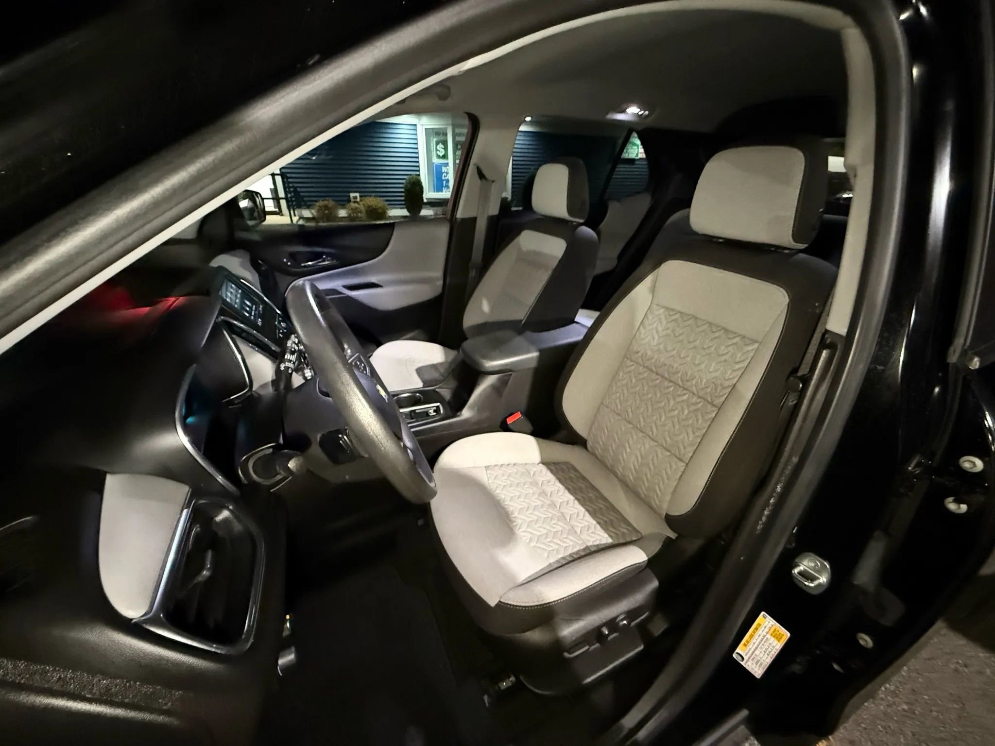 Used 2022 Chevrolet Equinox LS w/ LS Convenience Package image 24