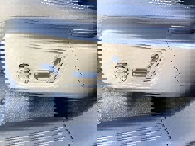 Certified 2025 Volvo XC40 B5 Core w/ Protection Package Premier image 22