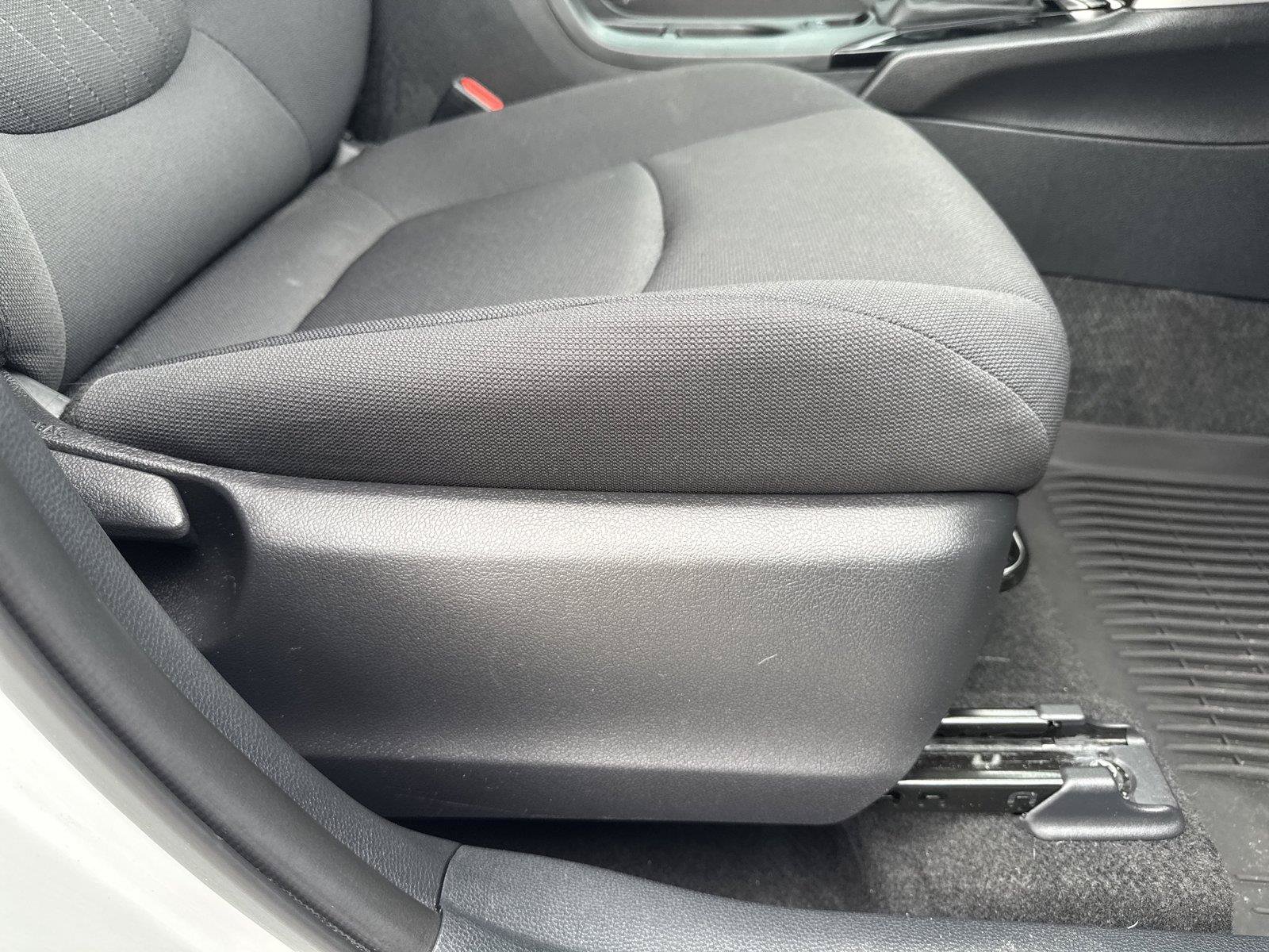 Used 2024 Toyota Corolla Cross LE FWD image 28