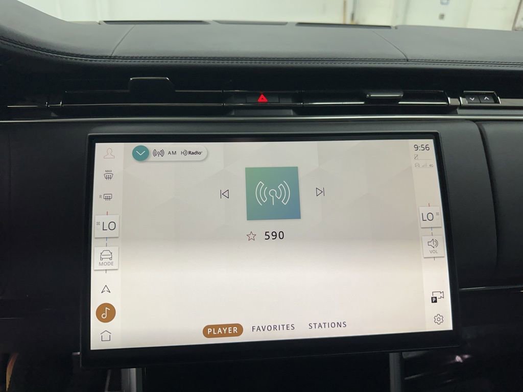 Used 2025 Land Rover Range Rover Long Wheelbase SE image 14