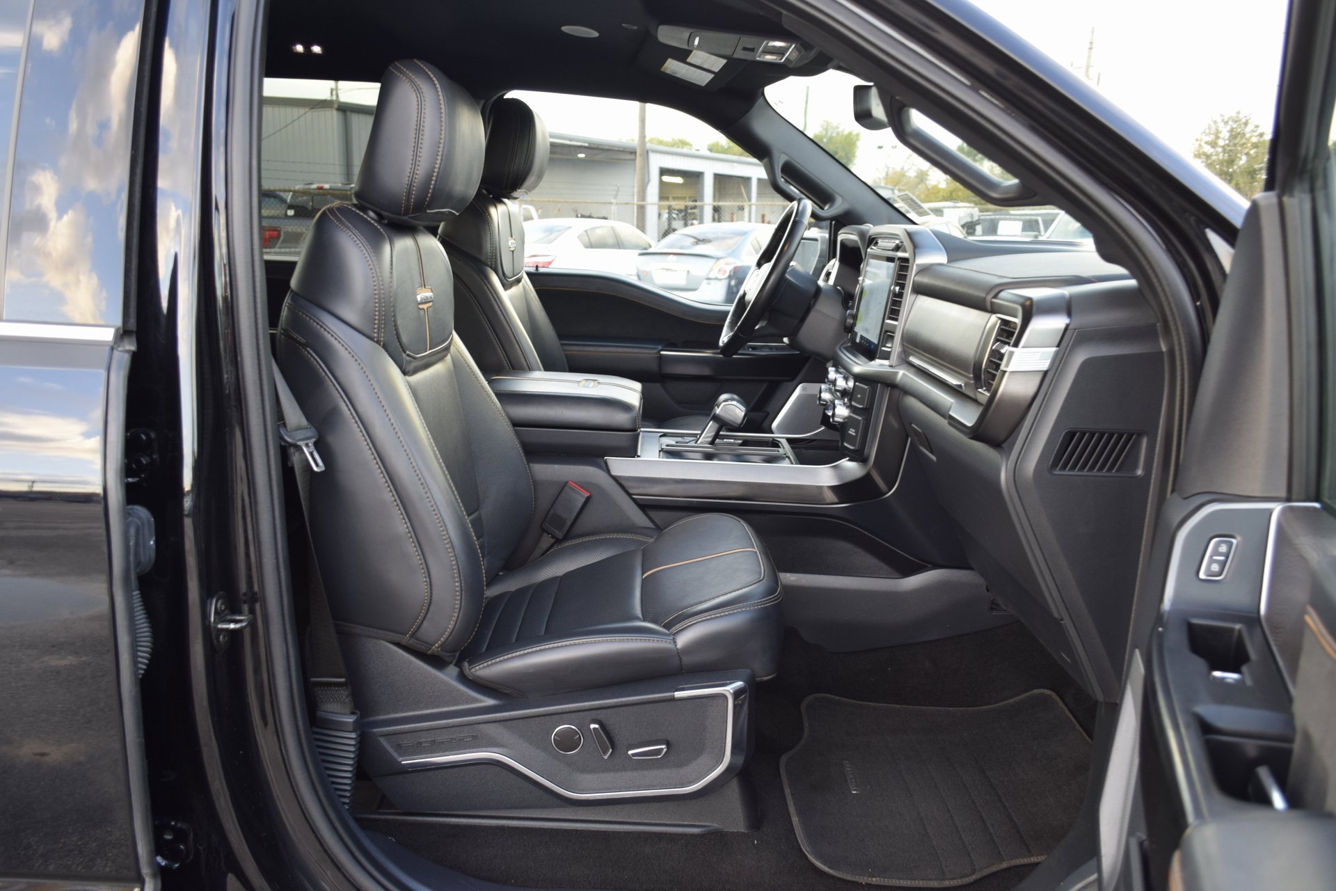 Certified 2022 Ford F150 Platinum w/ Equipment Group 701A High image 23