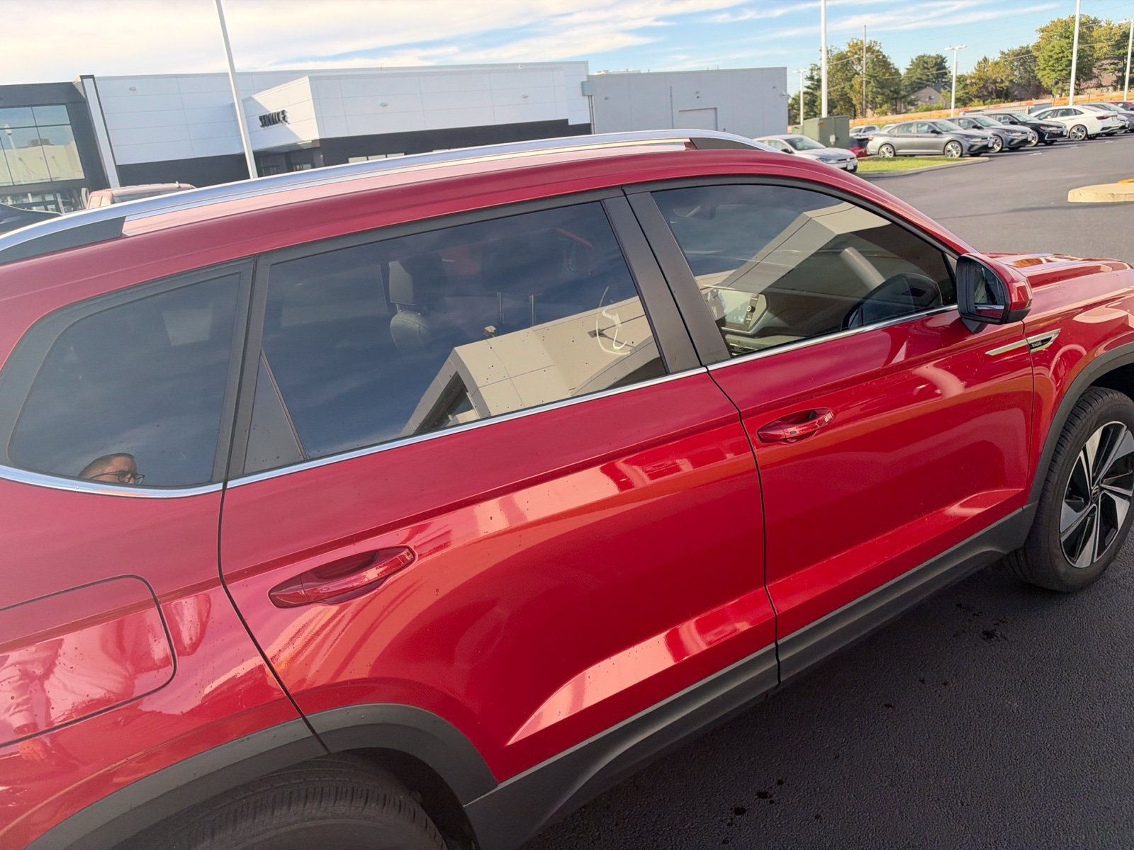 Used 2023 Volkswagen Taos SE w/ Panoramic Sunroof Package AWD/4WD image 9