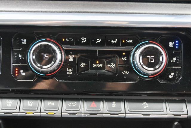Used 2024 GMC Sierra 3500 Denali Ultimate AWD/4WD image 30