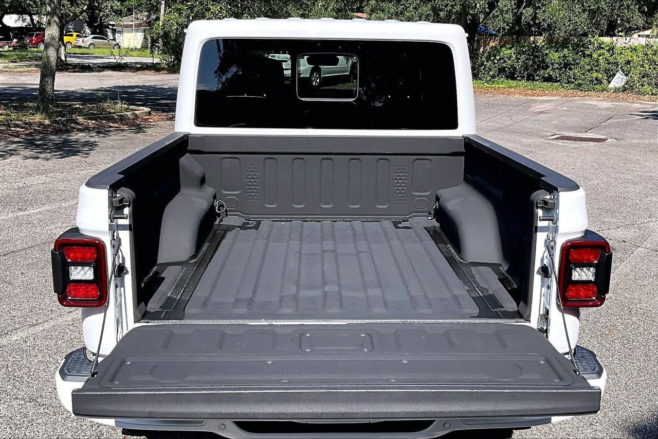 Used 2021 Jeep Gladiator Overland AWD/4WD image 36