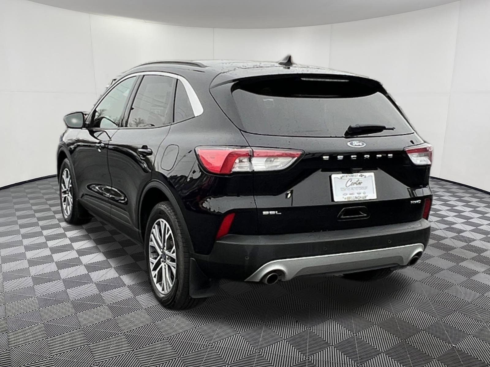 Used 2021 Ford Escape SEL w/ Technology Package image 4