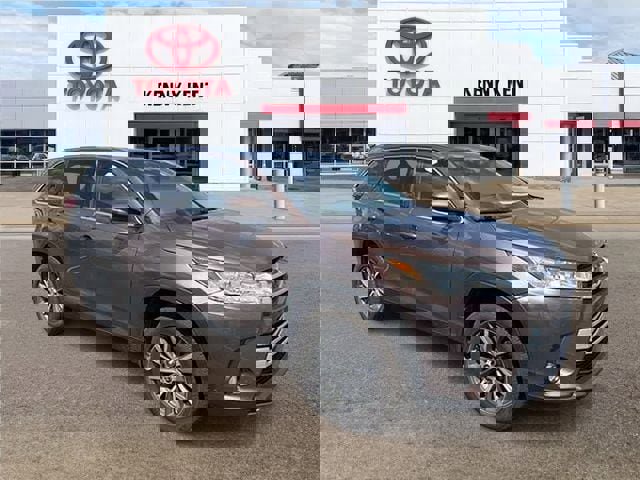 Used 2019 Toyota Highlander XLE AWD/4WD image 1