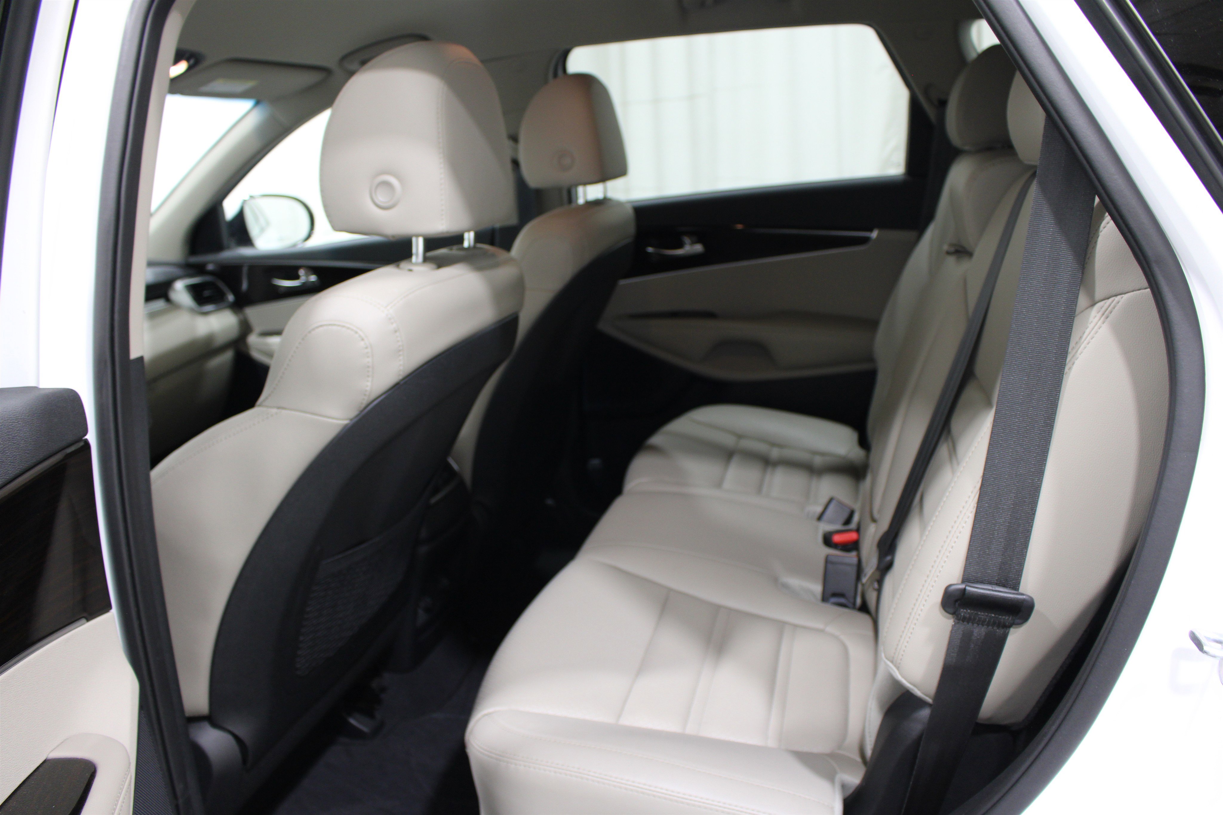 Used 2019 Kia Sorento EX image 19