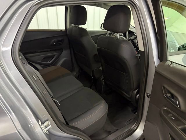 Used 2020 Chevrolet Trax LS image 14