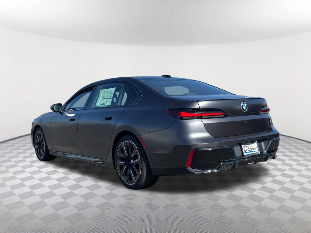 New 2026 BMW 740i RWD image 4