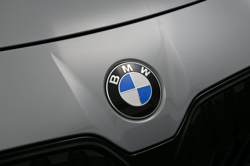 Used 2025 BMW 760i xDrive AWD/4WD image 13