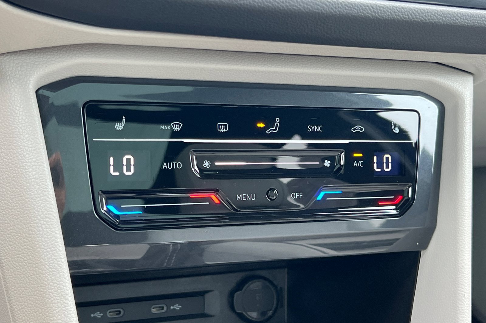 Used 2022 Volkswagen Tiguan SEL R-Line image 21