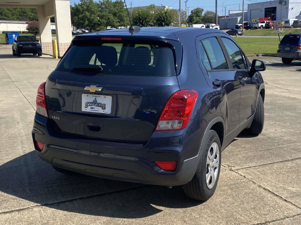 Used 2018 Chevrolet Trax LS FWD image 3