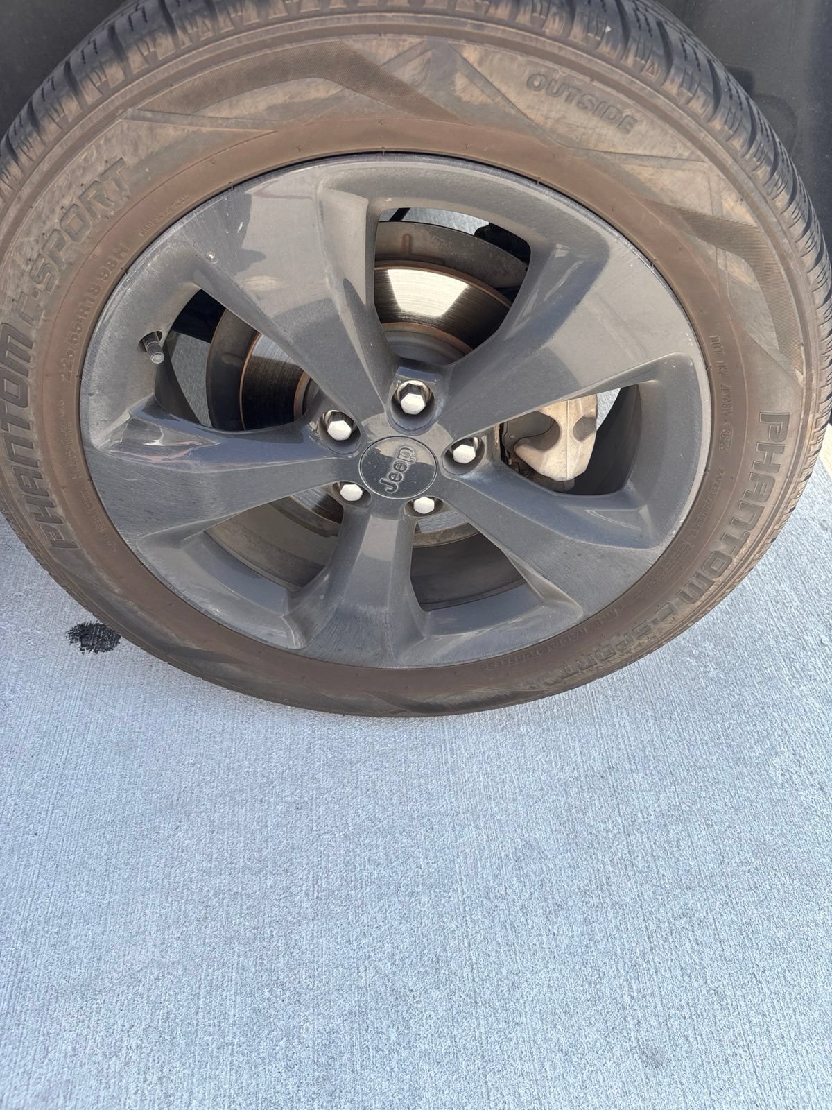 Used 2019 Jeep Cherokee Latitude Plus FWD image 9