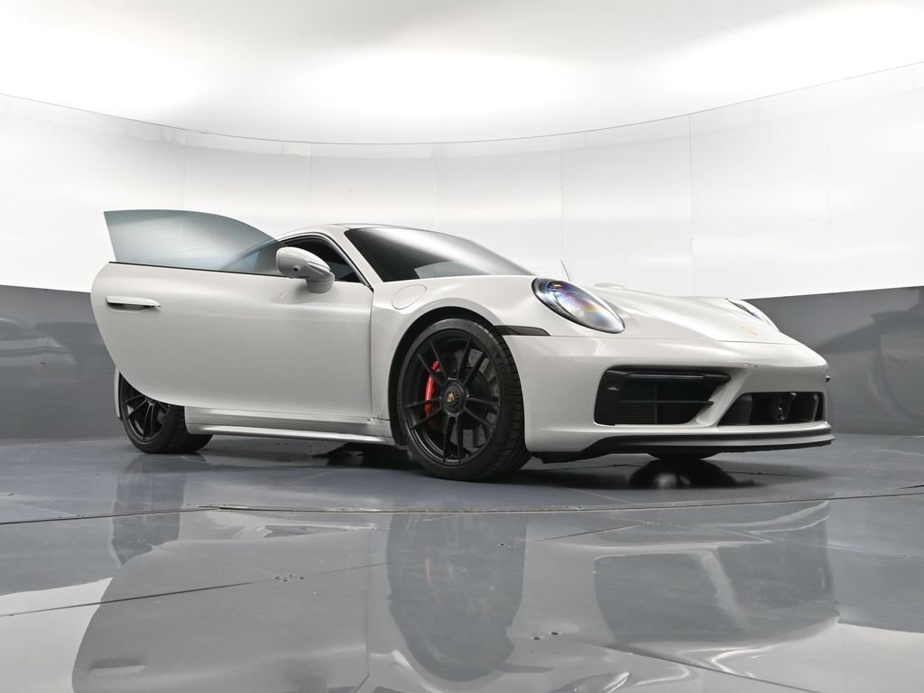 Certified 2024 Porsche 911 Carrera GTS RWD image 36