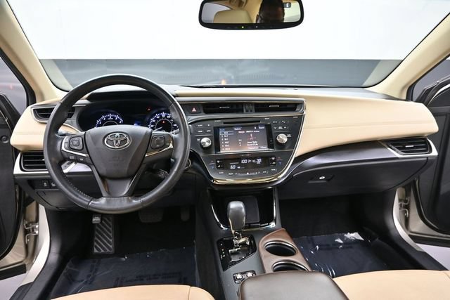 Used 2016 Toyota Avalon XLE Premium FWD image 16
