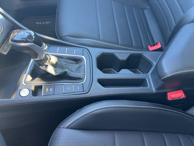 Used 2023 Volkswagen Jetta SE image 17
