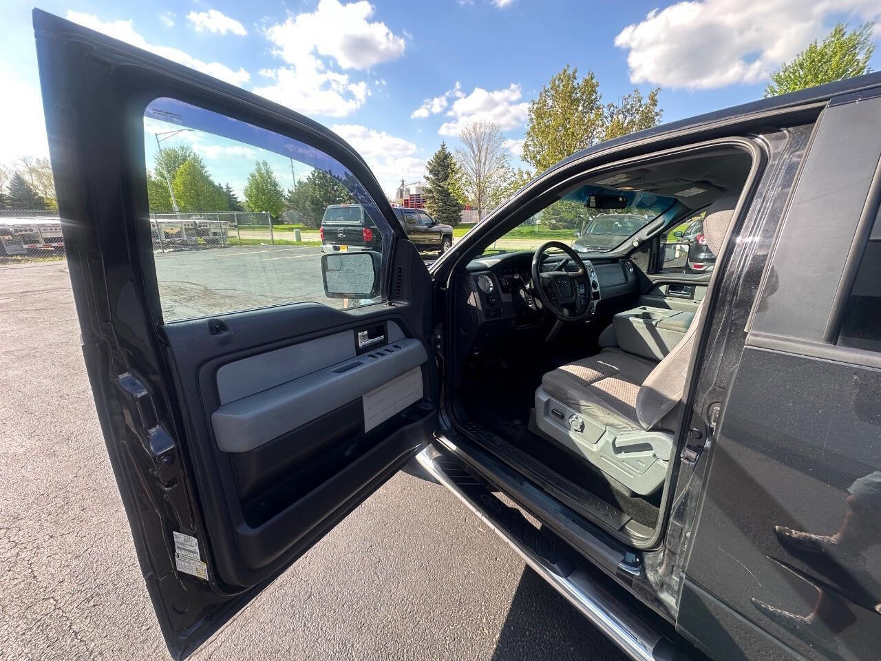 Used 2013 Ford F150 XLT w/ Luxury Equipment Group image 7