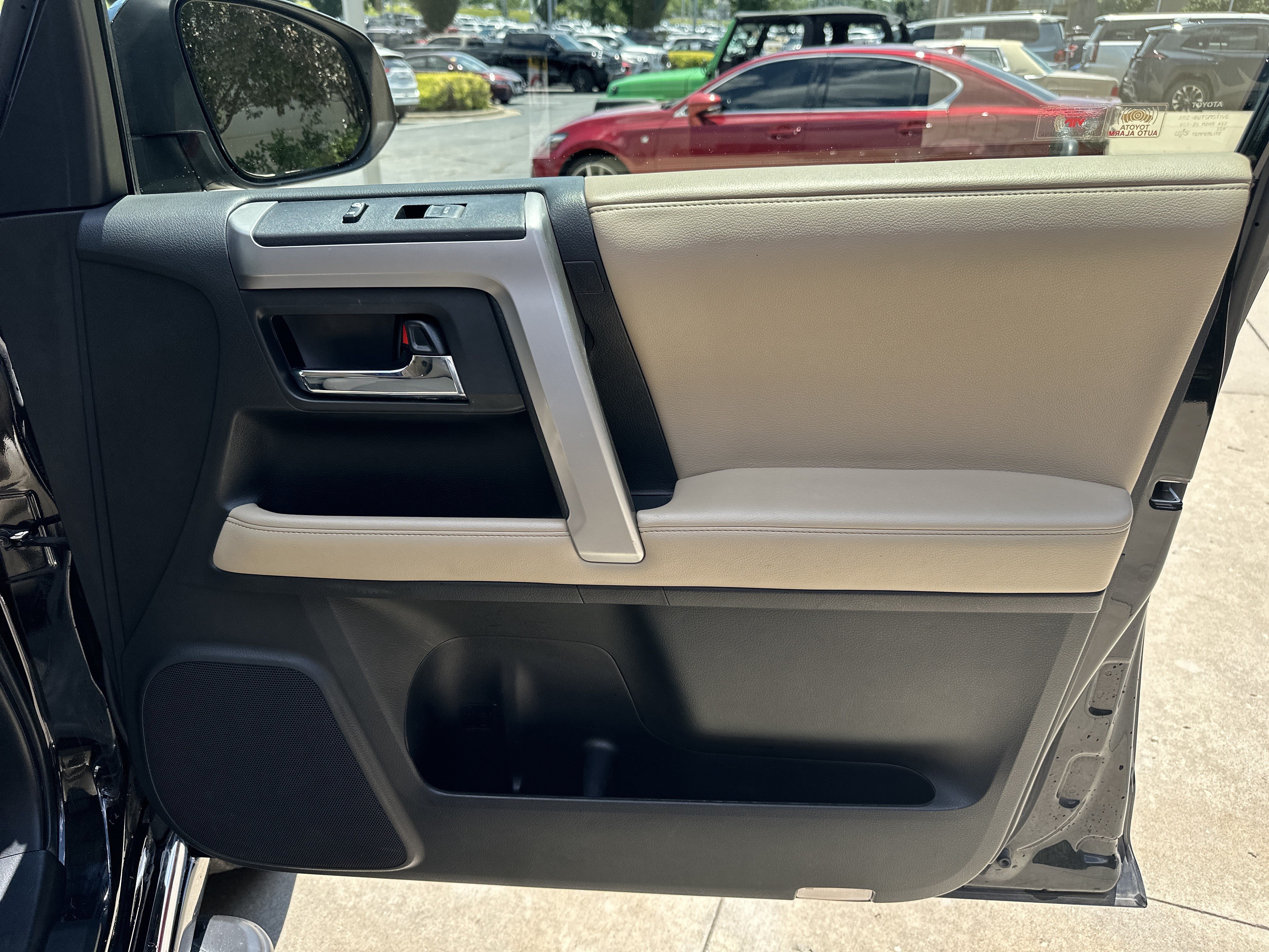 Used 2017 Toyota 4Runner Limited AWD/4WD image 27