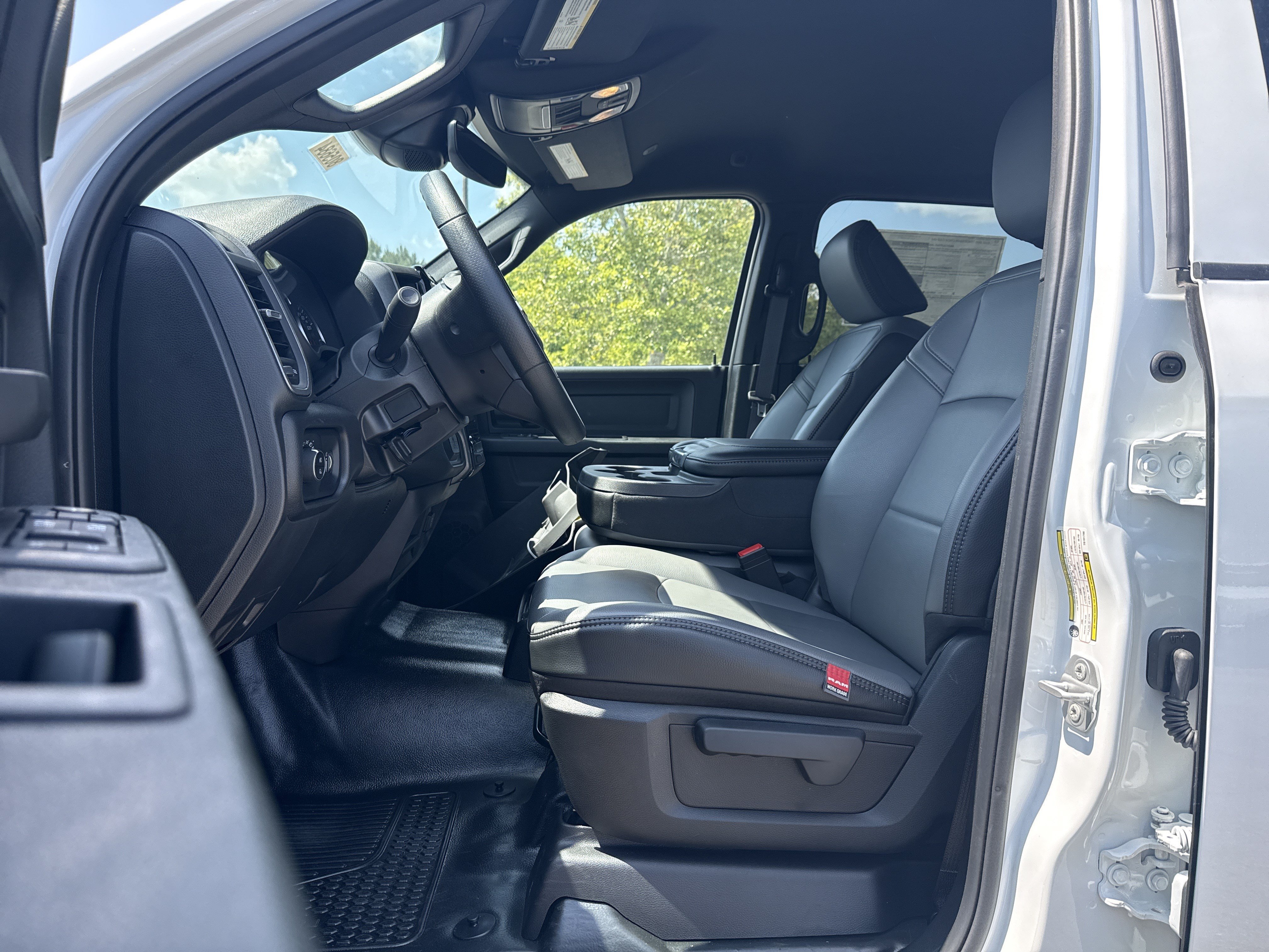 New 2026 RAM 3500 Tradesman AWD/4WD image 9