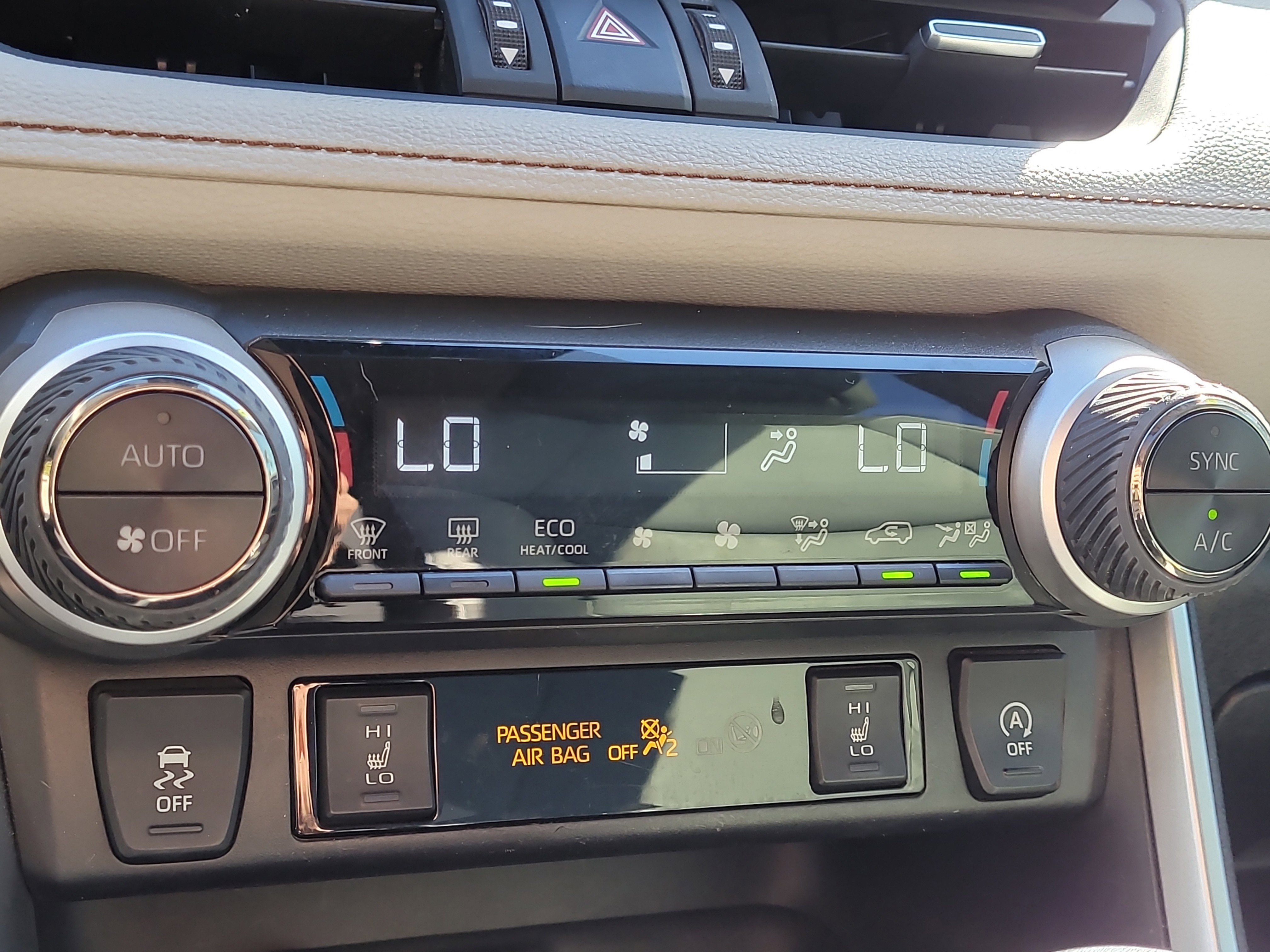 Used 2020 Toyota RAV4 XLE Premium image 27