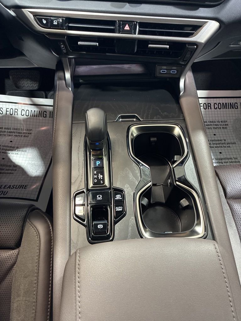 Used 2025 Lexus RX 450h AWD w/ Convenience Package image 32