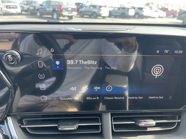 New 2026 Chevrolet Trax RS w/ Sunroof Package FWD image 16
