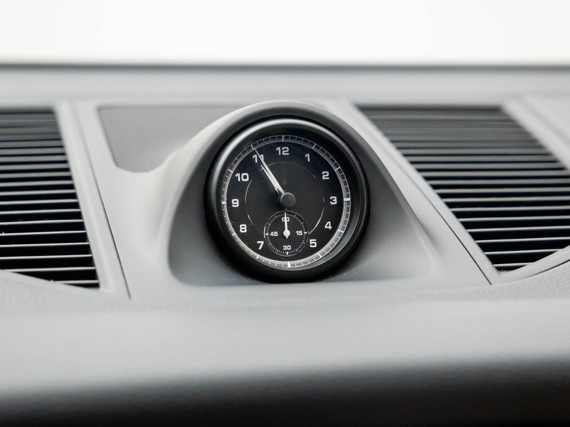 Certified 2023 Porsche Macan image 29