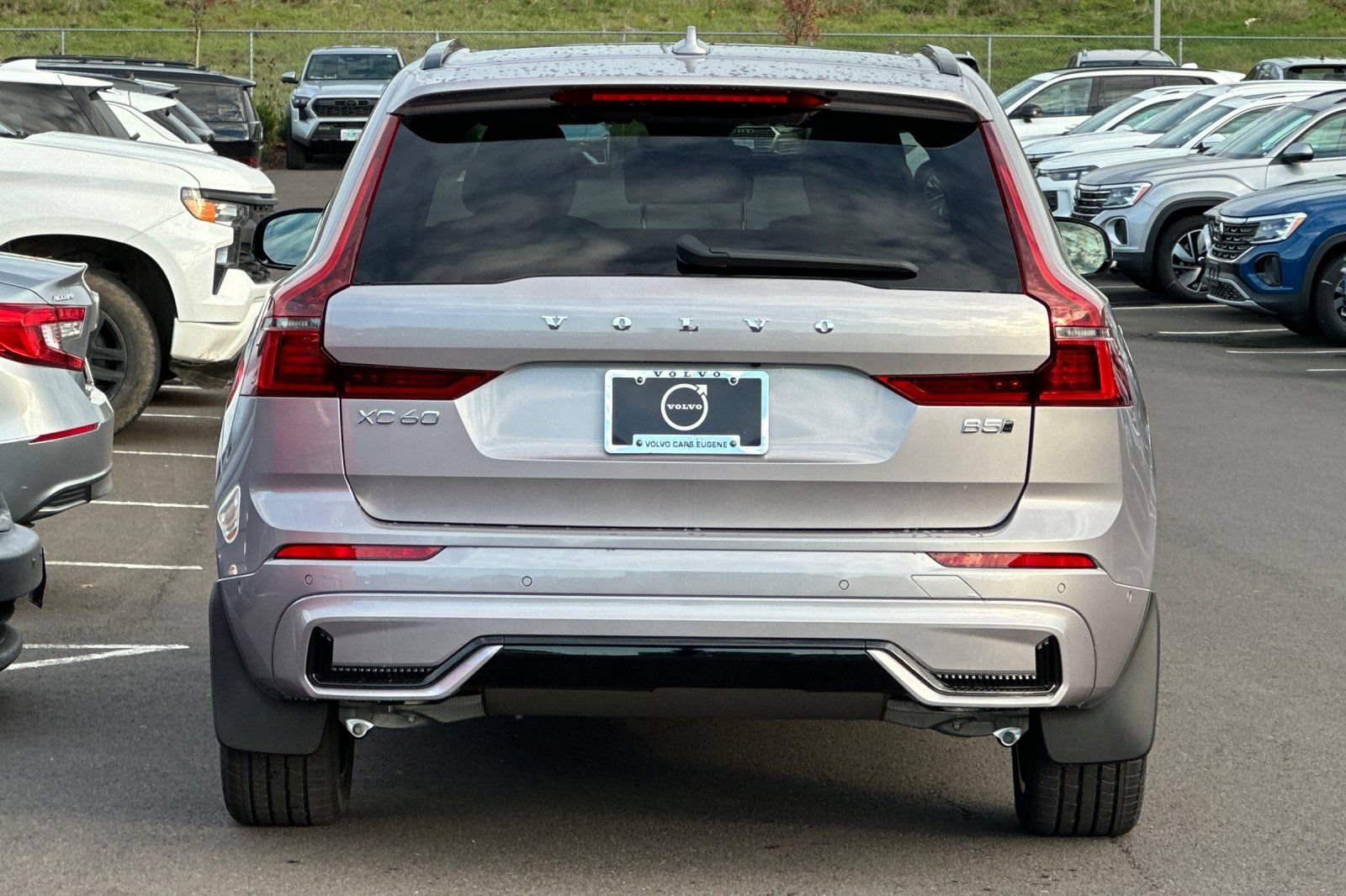 New 2026 Volvo XC60 B5 Plus w/ Climate Package AWD/4WD image 4