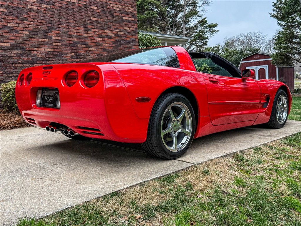 Used 2004 Chevrolet Corvette Coupe w/ Roof Package image 41