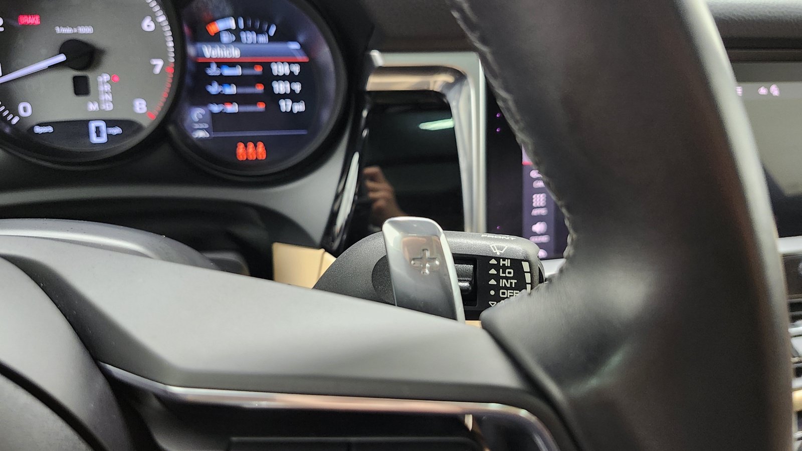Used 2023 Porsche Macan S AWD/4WD image 12