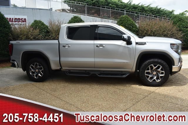 Used 2022 GMC Sierra 1500 SLT w/ X31 Off-Road Package AWD/4WD image 11